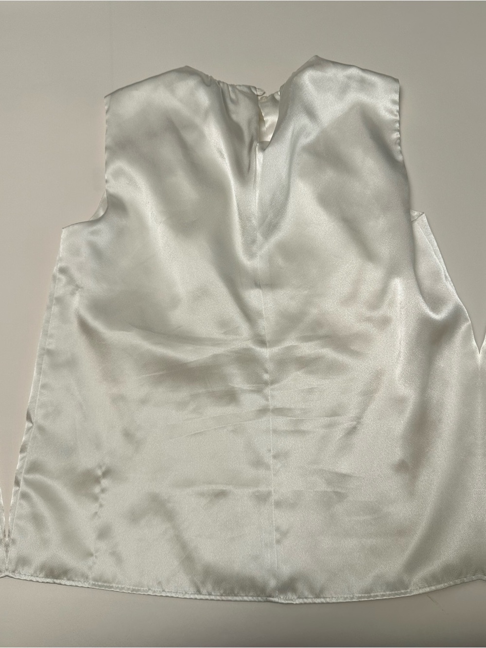 Calvin Klein White Satin Draped Twist Neck Sleeveless Blouse Minimalist Evening - Picture 6 of 6